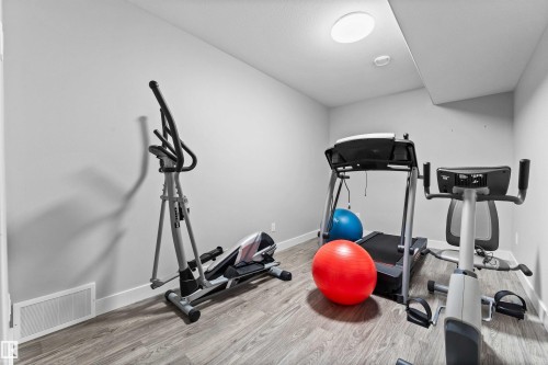 6813 Knox Loop, Edmonton, AB - Indoor Photo Showing Gym Room
