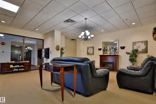 401 10149 Saskatchewan Drive, Edmonton, AB - Indoor Photo Showing Other Room