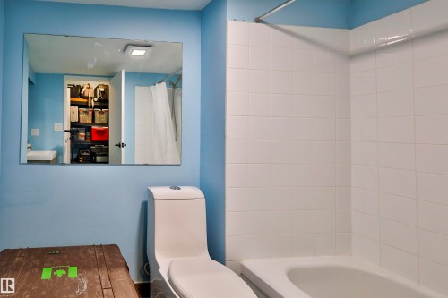 401 10149 Saskatchewan Drive, Edmonton, AB - Indoor Photo Showing Bathroom