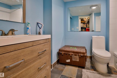 401 10149 Saskatchewan Drive, Edmonton, AB - Indoor Photo Showing Bathroom