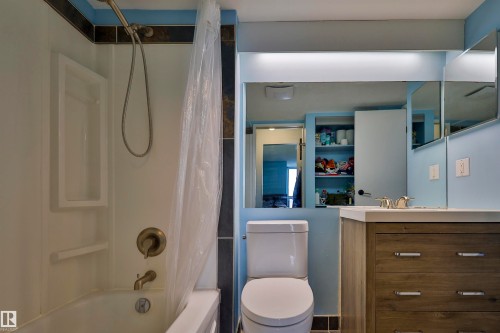 401 10149 Saskatchewan Drive, Edmonton, AB - Indoor Photo Showing Bathroom