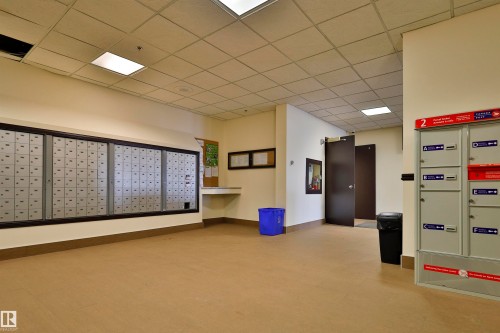 401 10149 Saskatchewan Drive, Edmonton, AB - Indoor