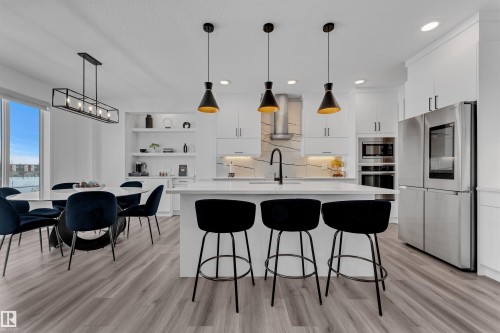 21024 128 Avenue, Edmonton, AB - Indoor Photo Showing Kitchen With Upgraded Kitchen