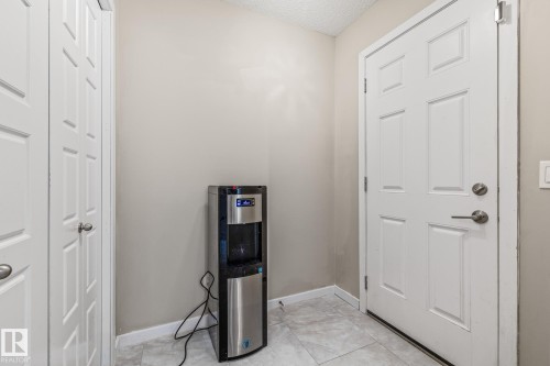 384 Charlesworth Drive, Edmonton, AB - Indoor Photo Showing Other Room