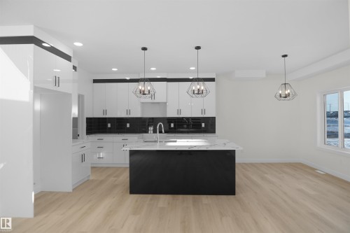 6807 169 Avenue, Edmonton, AB - Indoor Photo Showing Kitchen With Upgraded Kitchen