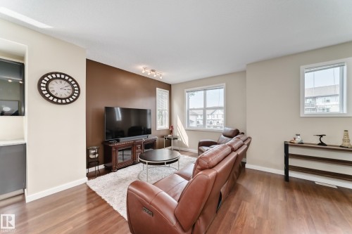 55 655 Watt Boulevard, Edmonton, AB - Indoor Photo Showing Living Room