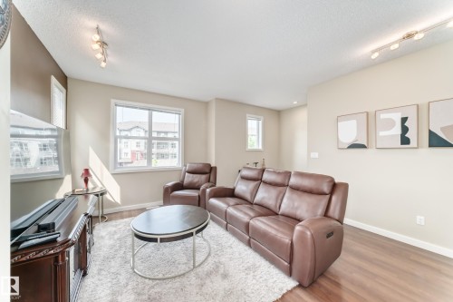 55 655 Watt Boulevard, Edmonton, AB - Indoor Photo Showing Living Room