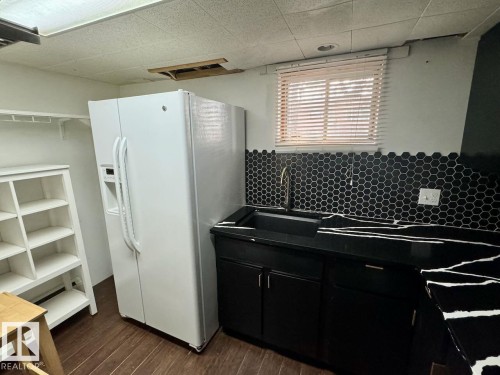 12409 80 Street, Edmonton, AB - Indoor