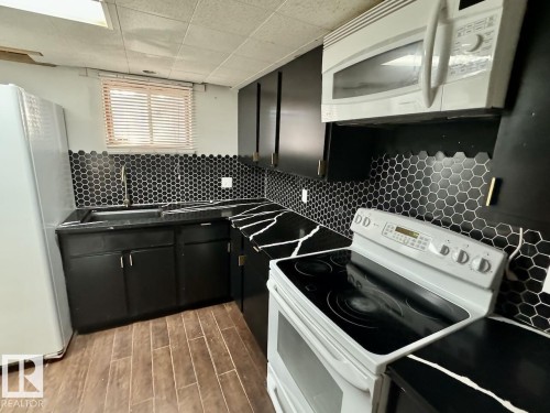 12409 80 Street, Edmonton, AB - Indoor Photo Showing Kitchen