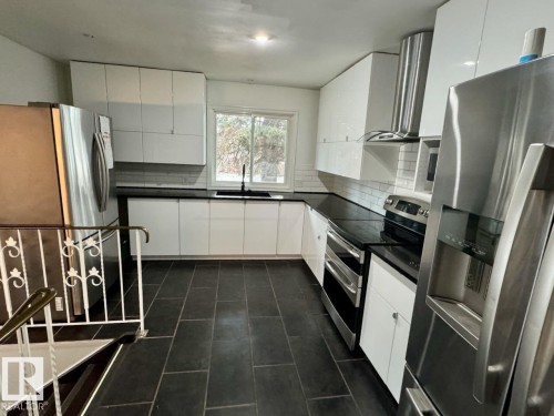 12409 80 Street, Edmonton, AB - Indoor Photo Showing Kitchen With Upgraded Kitchen
