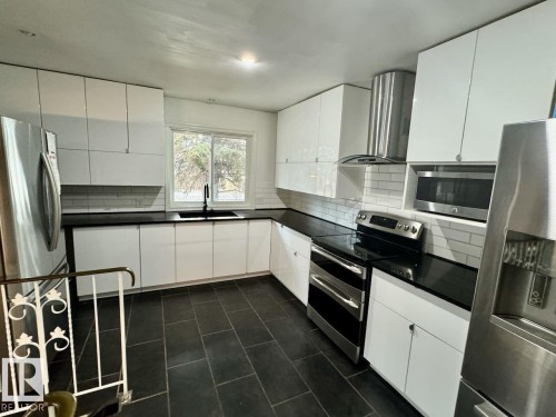 12409 80 Street, Edmonton, AB - Indoor Photo Showing Kitchen With Upgraded Kitchen