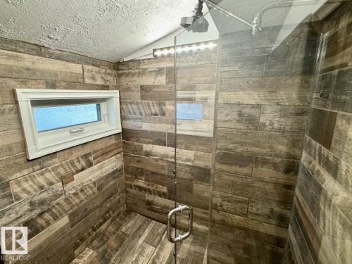 12409 80 Street, Edmonton, AB - Indoor