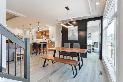 219 37 Street, Edmonton, AB - Indoor Photo Showing Dining Room