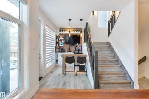 219 37 Street, Edmonton, AB - Indoor Photo Showing Other Room