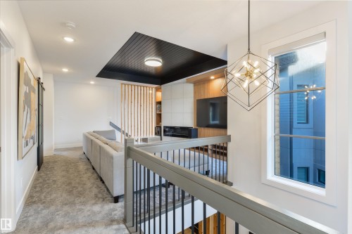 219 37 Street, Edmonton, AB - Indoor Photo Showing Other Room