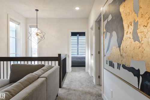 219 37 Street, Edmonton, AB - Indoor Photo Showing Other Room