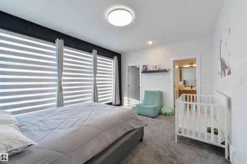 219 37 Street, Edmonton, AB - Indoor Photo Showing Bedroom