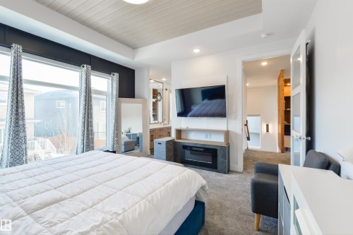 219 37 Street, Edmonton, AB - Indoor Photo Showing Bedroom