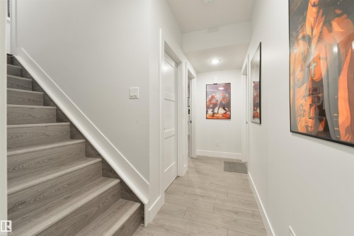 219 37 Street, Edmonton, AB - Indoor Photo Showing Other Room