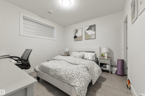 219 37 Street, Edmonton, AB - Indoor Photo Showing Bedroom