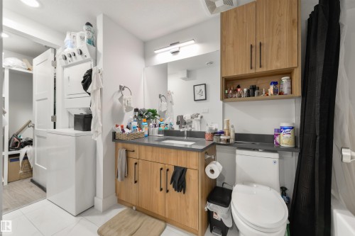 219 37 Street, Edmonton, AB - Indoor Photo Showing Laundry Room