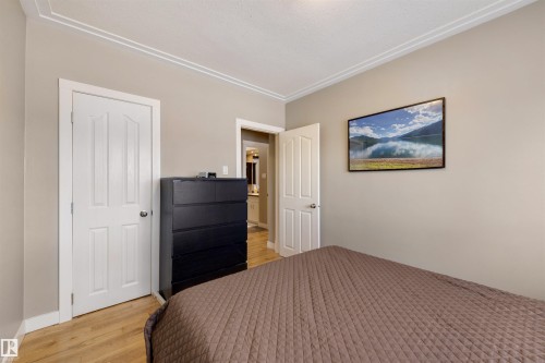 11822 125 Street, Edmonton, AB - Indoor Photo Showing Bedroom