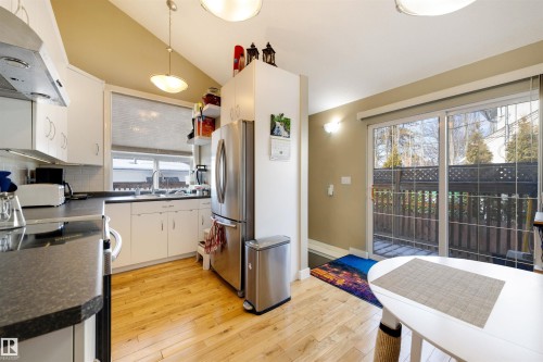 11822 125 Street, Edmonton, AB - Indoor Photo Showing Kitchen