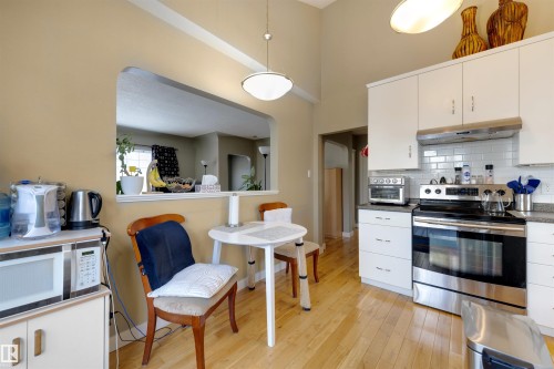 11822 125 Street, Edmonton, AB - Indoor Photo Showing Kitchen