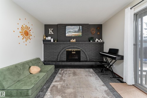 15007 115 Street, Edmonton, AB - Indoor With Fireplace
