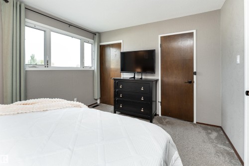 15007 115 Street, Edmonton, AB - Indoor Photo Showing Bedroom