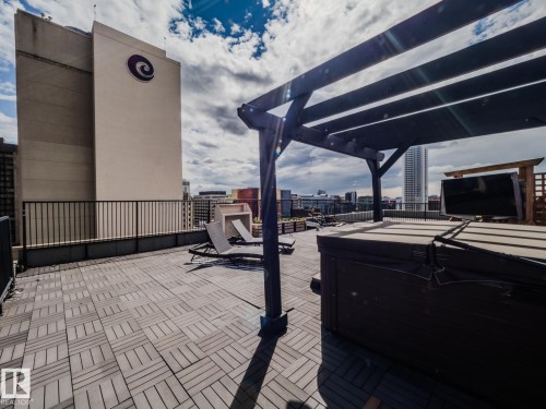 1001 10179 105 Street, Edmonton, AB - Outdoor