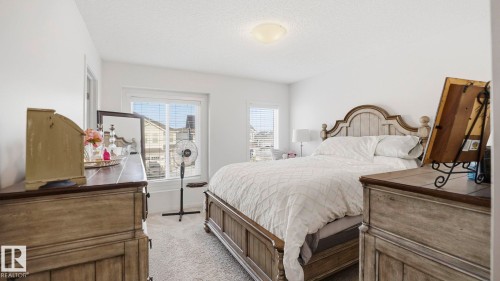 4319 Cooke Lane, Edmonton, AB - Indoor Photo Showing Bedroom