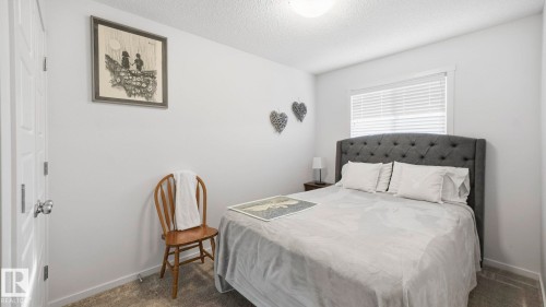 4319 Cooke Lane, Edmonton, AB - Indoor Photo Showing Bedroom