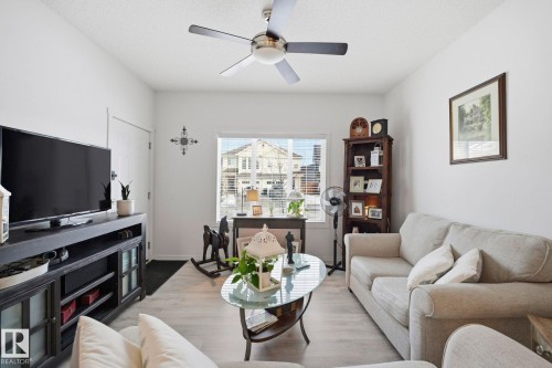 4319 Cooke Lane, Edmonton, AB - Indoor Photo Showing Living Room