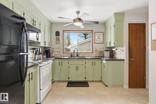 14704 61A Street, Edmonton, AB - Indoor Photo Showing Kitchen