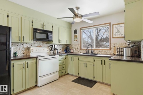 14704 61A Street, Edmonton, AB - Indoor Photo Showing Kitchen