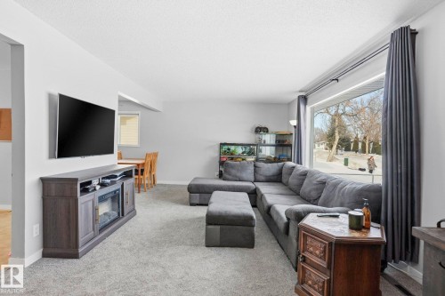 14704 61A Street, Edmonton, AB - Indoor Photo Showing Living Room