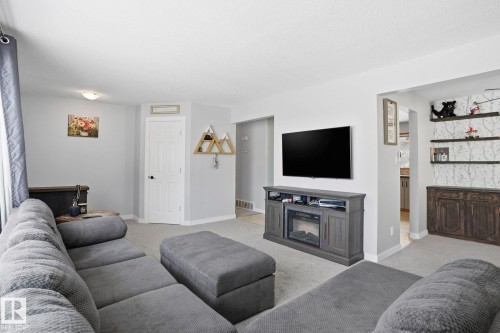 14704 61A Street, Edmonton, AB - Indoor Photo Showing Living Room