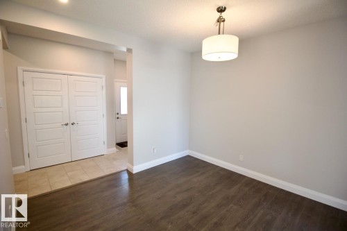 Upper 1929 Davidson Wynd, Edmonton, AB - Indoor Photo Showing Other Room