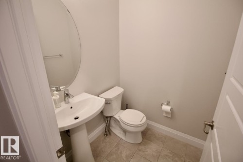 Upper 1929 Davidson Wynd, Edmonton, AB - Indoor Photo Showing Bathroom