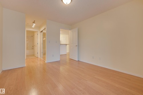 336 9008 99 Avenue, Edmonton, AB - Indoor Photo Showing Other Room