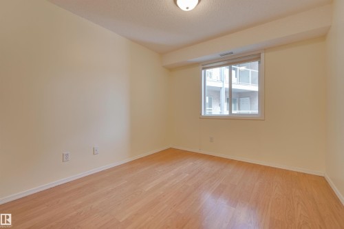 336 9008 99 Avenue, Edmonton, AB - Indoor Photo Showing Other Room