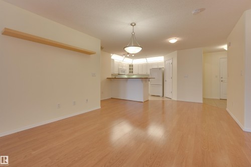 336 9008 99 Avenue, Edmonton, AB - Indoor Photo Showing Other Room