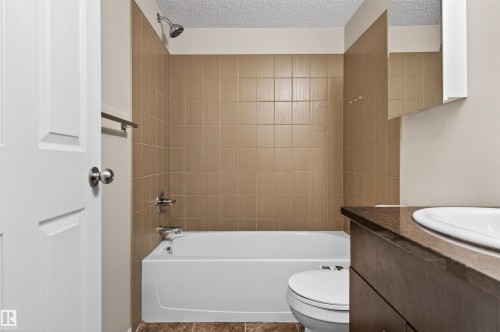 209 530 Watt Boulevard, Edmonton, AB - Indoor Photo Showing Bathroom