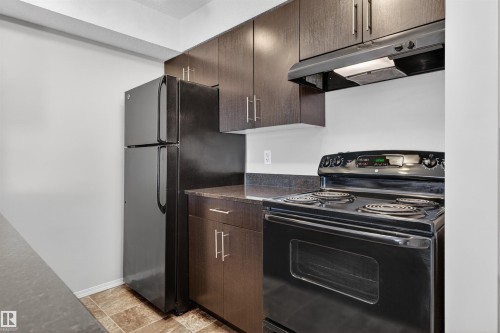 209 530 Watt Boulevard, Edmonton, AB - Indoor Photo Showing Kitchen