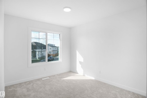 2603 15 Avenue, Edmonton, AB - Indoor Photo Showing Other Room