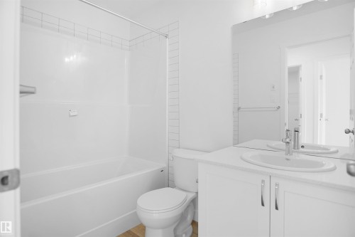 2603 15 Avenue, Edmonton, AB - Indoor Photo Showing Bathroom