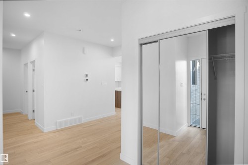 2603 15 Avenue, Edmonton, AB - Indoor Photo Showing Other Room
