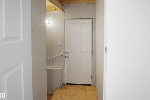 2603 15 Avenue, Edmonton, AB - Indoor Photo Showing Other Room