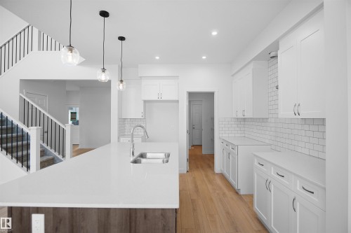 2603 15 Avenue, Edmonton, AB - Indoor Photo Showing Kitchen With Double Sink With Upgraded Kitchen